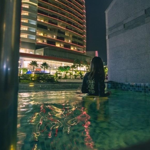 ROXY Pineapple Rashguard 🍍 - Picture 3 of 7